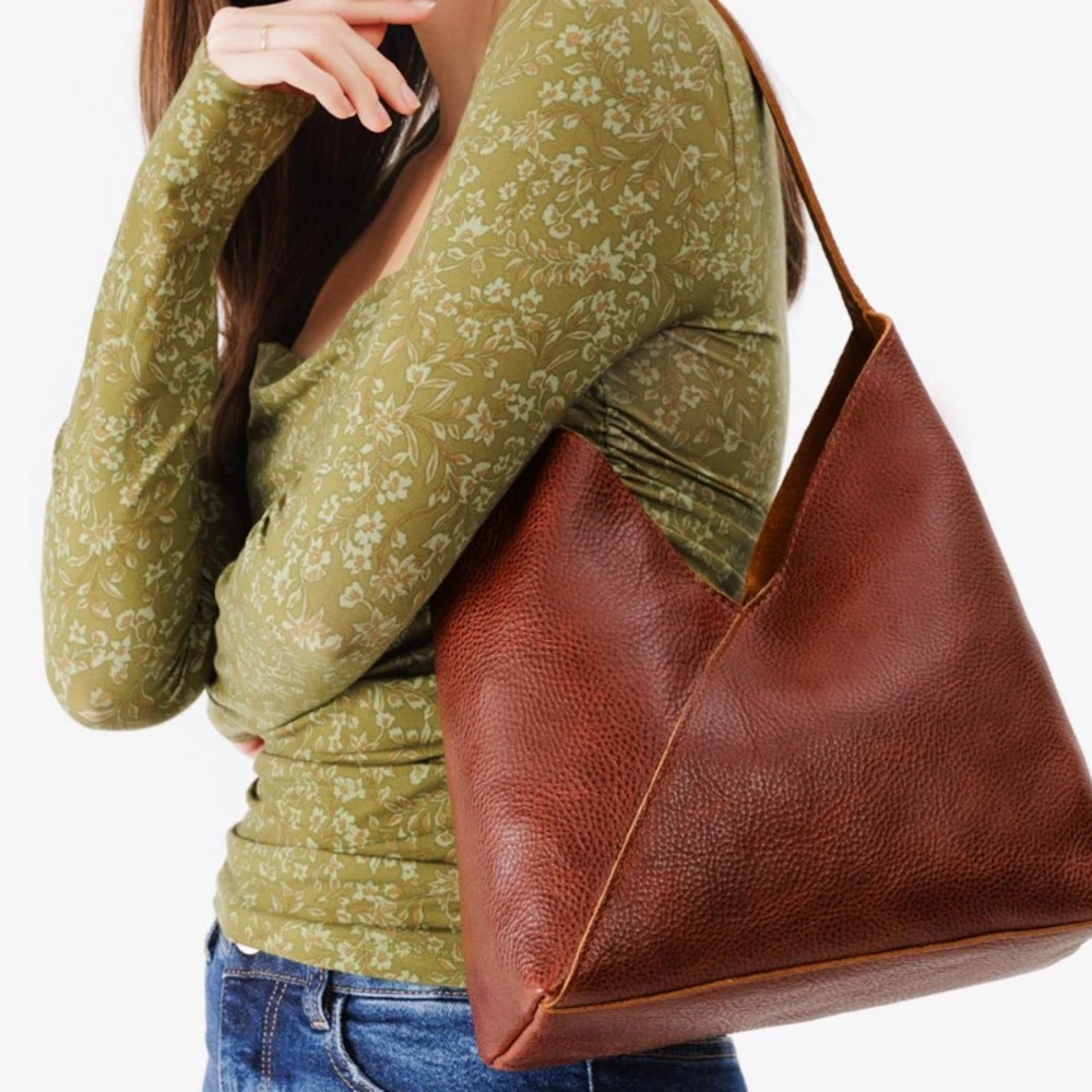 NWOT Almost Perfect Portland Leather Large Naomi Nutmeg Shoulder Bag